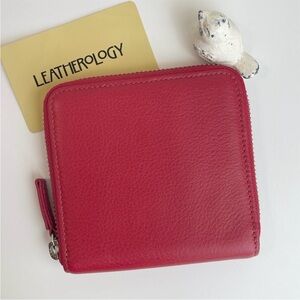 LEATHEROLOGY Small Zippered Wallet Apple Red New With Tag 🏷️